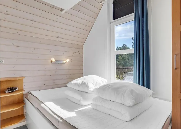 2 Bedroom Stunning In *